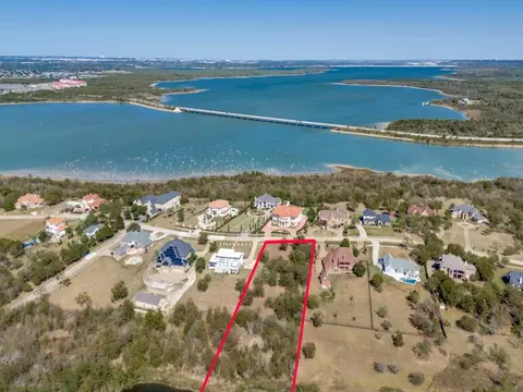 1036 Mallard Pointe Dr, Grand Prairie, TX 75104