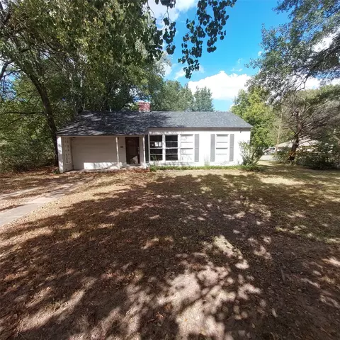 2131 Hubbard St, Paris, TX 75460