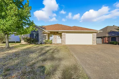 1128 Windy Meadows Dr, Burleson, TX 76028