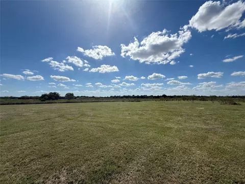6032 NW County Road 1300, Barry, TX 75102