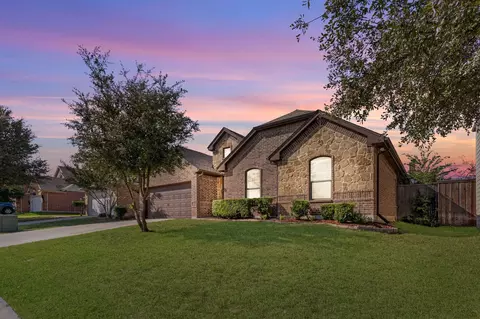 109 Reatta Dr, Justin, TX 76247