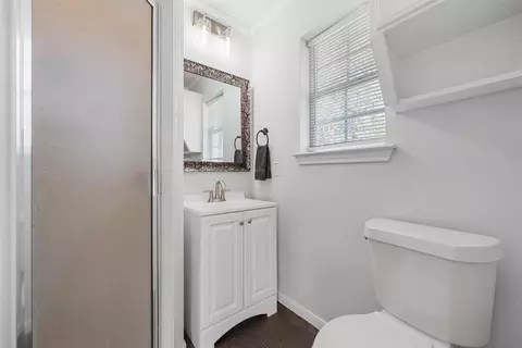 Bath - 11209 Tree Lake Dr, Waco, TX 76708 photo 5 of 5