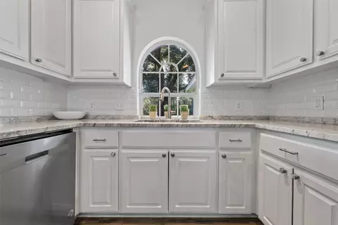 Kitchen - 11209 Tree Lake Dr, Waco, TX 76708 photo 3 of 3