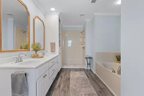 Bath - 11209 Tree Lake Dr, Waco, TX 76708 photo 1 of 5
