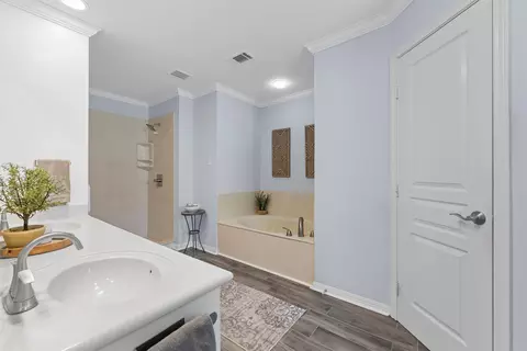 Bath - 11209 Tree Lake Dr, Waco, TX 76708 photo 2 of 5