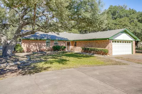 313 De La Cruz St, Weatherford, TX 76085
