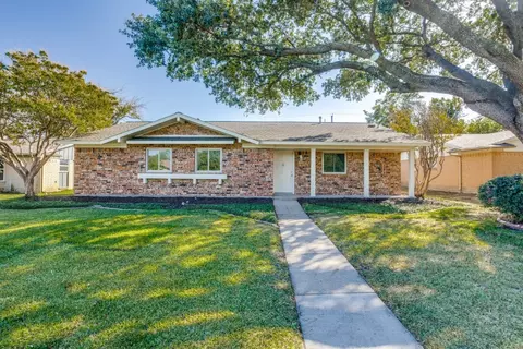 1712 Laurel Ln, Plano, TX 75074