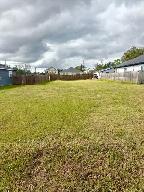 310 Dixon St, Terrell, TX 75160