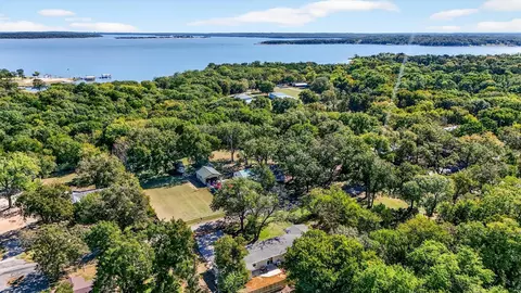 383 Pawnee Dr, Gordonville, TX 76245