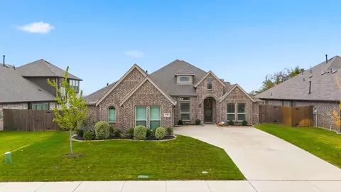 1710 Summer Ln, Midlothian, TX 76065