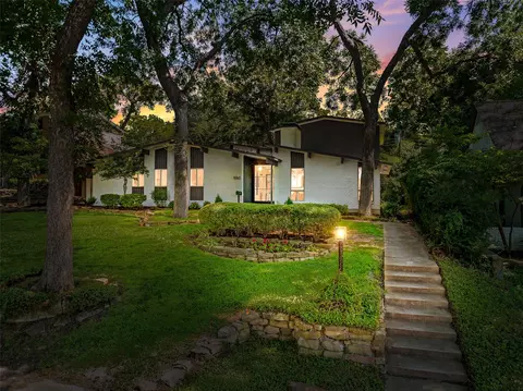 9740 Edgepine Dr, Dallas, TX 75238