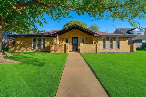 921 Autumn Lake Dr, Allen, TX 75002