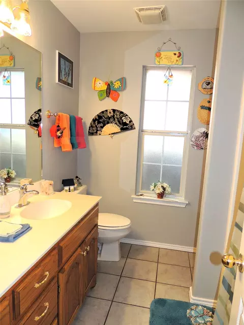Bath - 6509 Todd Run, Abilene, TX 79606 photo 3 of 3