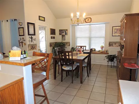 Dining - 6509 Todd Run, Abilene, TX 79606 photo 2 of 3