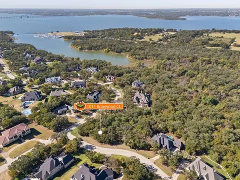 1011 Braewood Ct, Oak Point, TX 75068