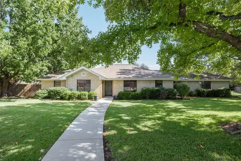 2 Pebblebrook Ct, Brownwood, TX 76801