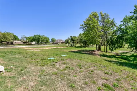 129 Cooper Ct, Springtown, TX 76082 photo 25