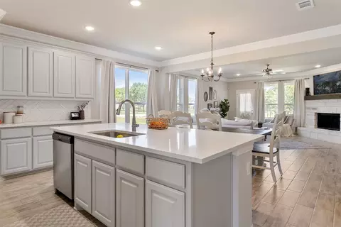 129 Cooper Ct, Springtown, TX 76082