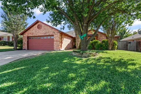 4841 Barberry Dr, Fort Worth, TX 76133