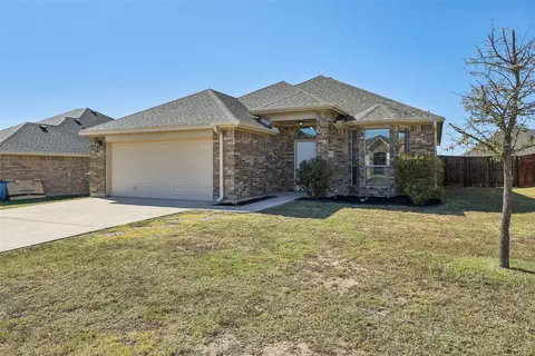 4012 High Plains Dr, Sanger, TX 76266