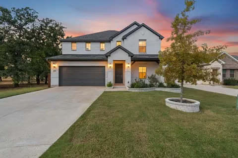 2469 Pinnacle Pl, Corinth, TX 76210