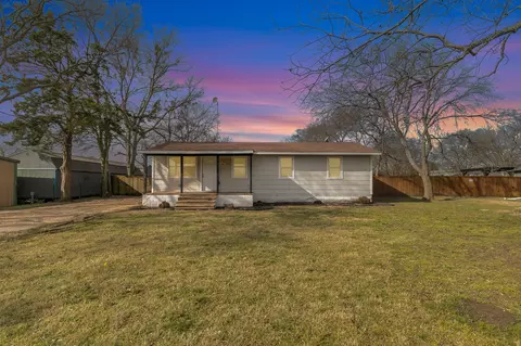 1325 Pilot Grove Rd, Whitewright, TX 75491