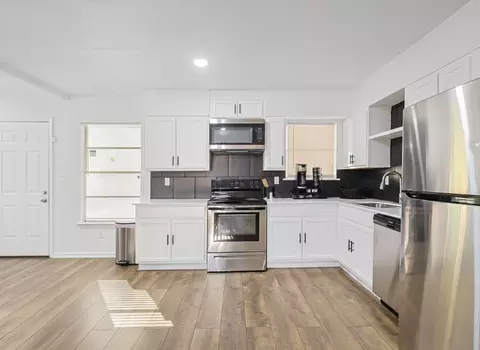 Kitchen - 804 Milam Dr, Euless, TX 76039 photo 1 of 2