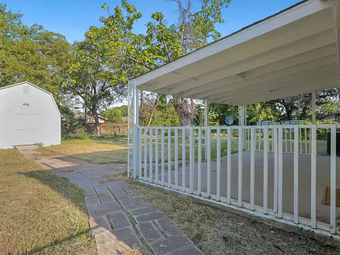 Exterior - 804 Milam Dr, Euless, TX 76039 photo 3 of 6
