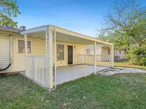 Exterior - 804 Milam Dr, Euless, TX 76039 photo 4 of 6
