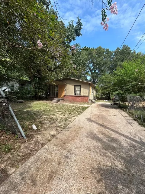 3918 Adrian St, Shreveport, LA 71109