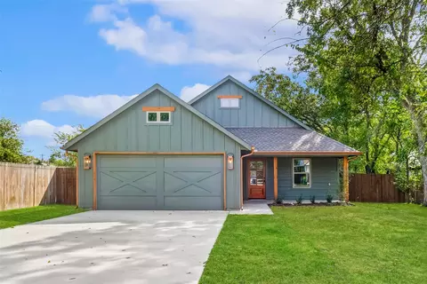 107 S 6th St, Godley, TX 76044