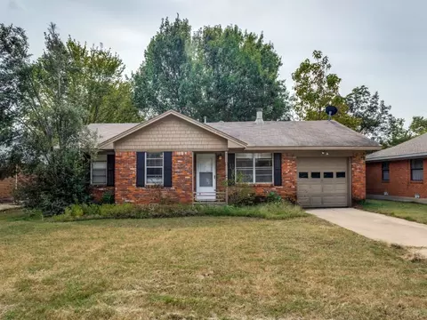 1108 Laguna Dr, Denton, TX 76209