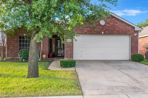 6116 Goldenrod Dr, Denton, TX 76208