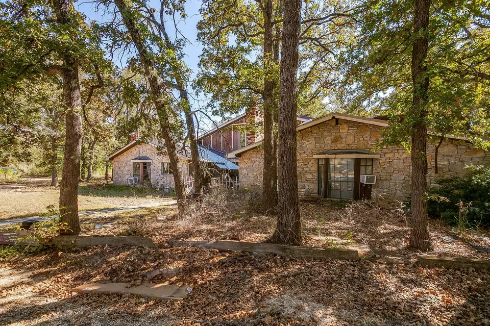 Exterior - 732 S County Road 810, Alvarado, TX 76009 photo 5 of 16