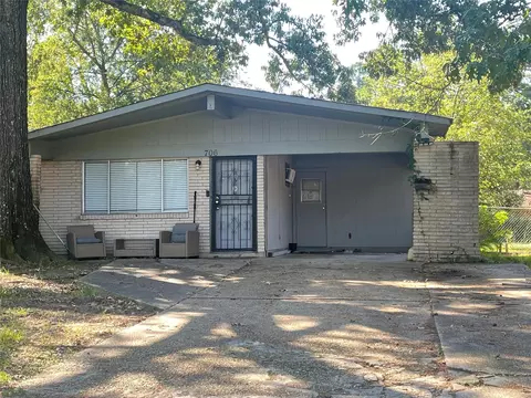 706 Damaka Dr, Shreveport, LA 71106
