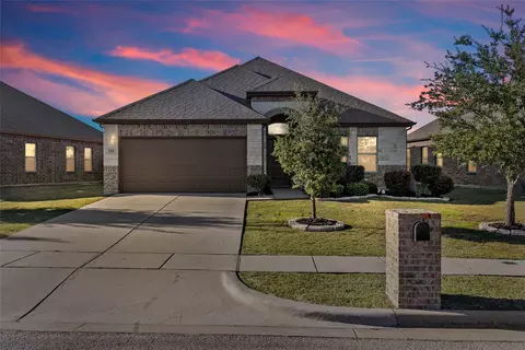 618 Dogwood Dr, Greenville, TX 75402