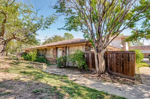 4427 Westminster Dr, Irving, TX 75038