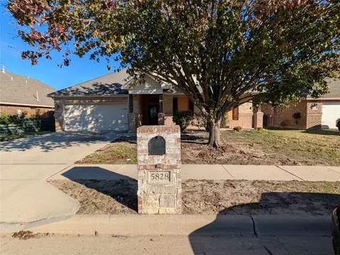 5828 Caballo St, Fort Worth, TX 76179