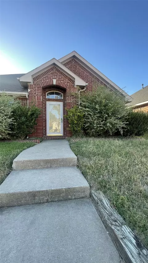 1629 Arbor Creek Dr, Garland, TX 75040