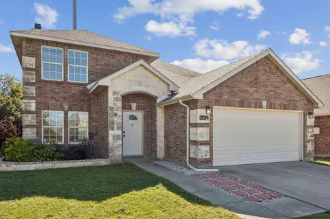 2924 Desert Dr, Denton, TX 76210