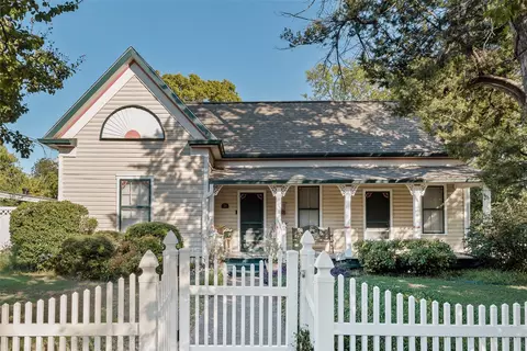 318 S O Connor Rd, Irving, TX 75060