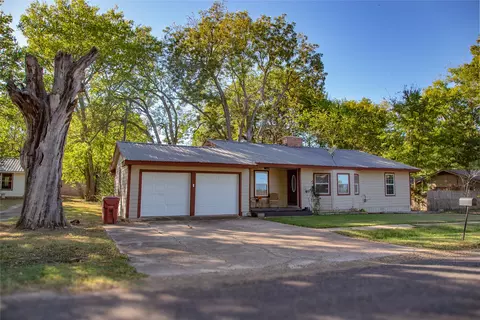 630 Faucett St, Blossom, TX 75416