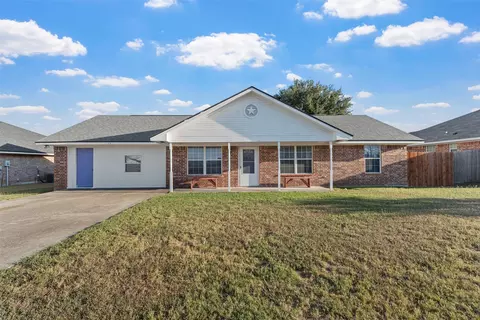 113 Wildcat Dr, Lacy Lakeview, TX 76705