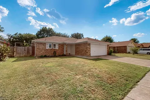 6617 Whitley Rd, Watauga, TX 76148