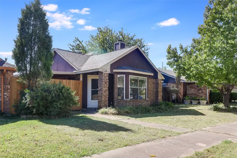 Exterior - 1728 Hackamore St, Mesquite, TX 75149 photo 2 of 6