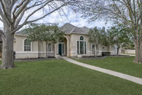 27 Panorama Trl, Trophy Club, TX 76262