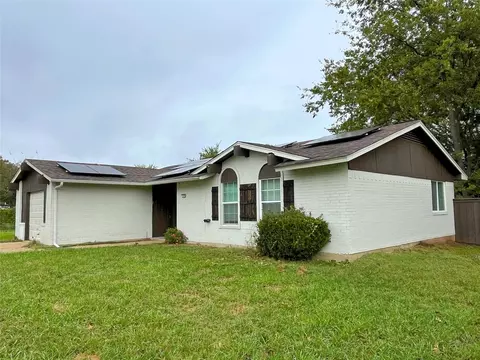 1509 S Vaden St, Sherman, TX 75090