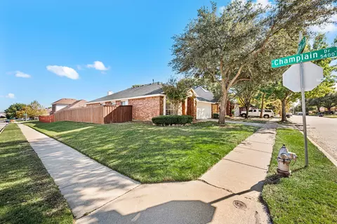 8382 Pipestone Dr, Fort Worth, TX 76137