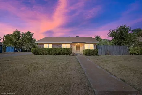 1018 S 11th St, Temple, TX 76504