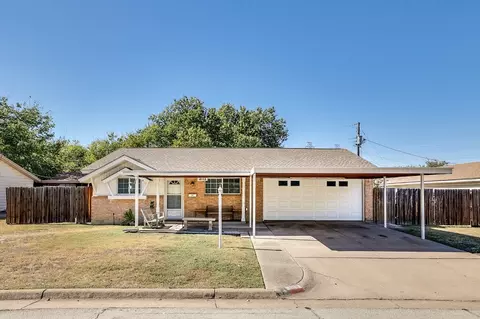 4113 Janada St, Haltom City, TX 76117